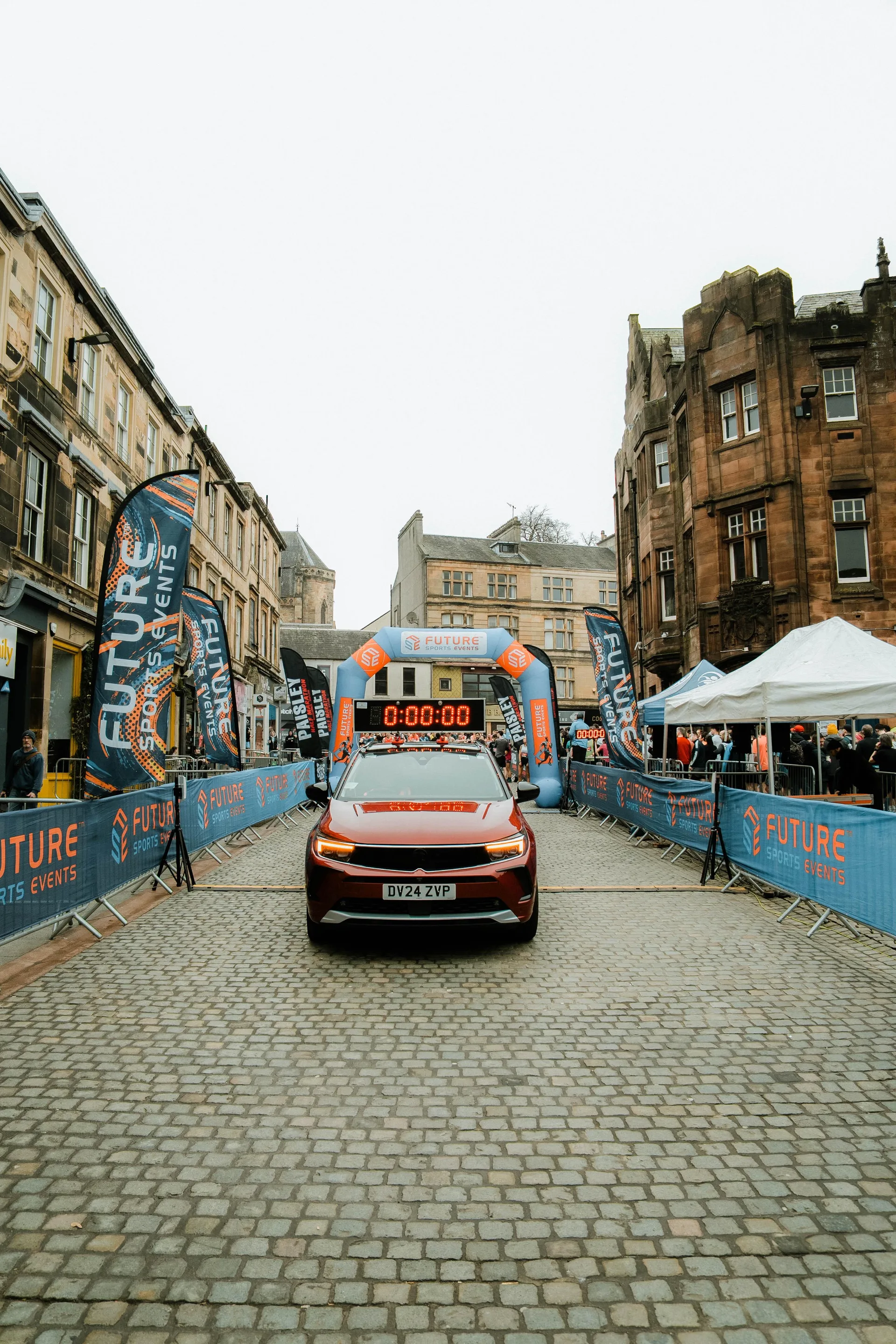 The lead vehicle and start area in Paisley